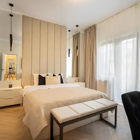 Big & Bright 3br Getaway - Spot - Balcony Charm Bucarest