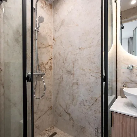 Apartamento Big & Bright 3br Getaway - Spot - Balcony Charm