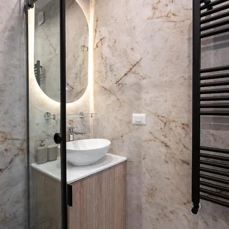 Apartamento Big & Bright 3br Getaway - Spot - Balcony Charm