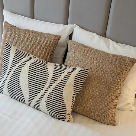 Big & Bright 3br Getaway - Spot - Balcony Charm Bucarest