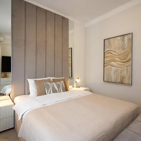 Apartamento Big & Bright 3br Getaway - Spot - Balcony Charm *