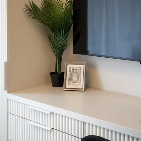 Apartamento Big & Bright 3br Getaway - Spot - Balcony Charm