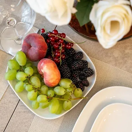 Apartamento Big & Bright 3br Getaway - Spot - Balcony Charm *