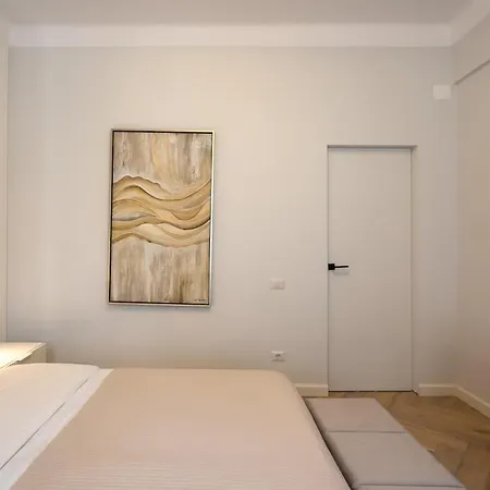 Big & Bright 3br Getaway - Spot - Balcony Charm *