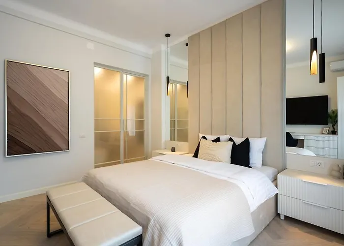 Big & Bright 3br Getaway - Spot - Balcony Charm * Bukarest