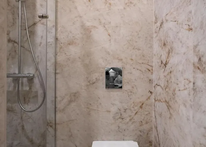 Apartman Big & Bright 3br Getaway - Spot - Balcony Charm Bukarest