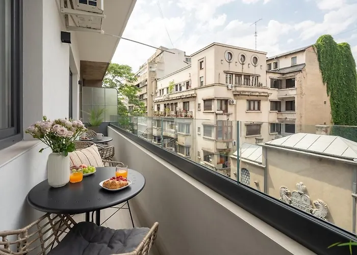 Apartman Big & Bright 3br Getaway - Spot - Balcony Charm Bukarest