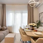 Big & Bright 3br Getaway - Spot - Balcony Charm * Bukarest