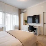 Big & Bright 3br Getaway - Spot - Balcony Charm Бухарест