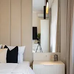 Апартаменти Big & Bright 3br Getaway - Spot - Balcony Charm Бухарест