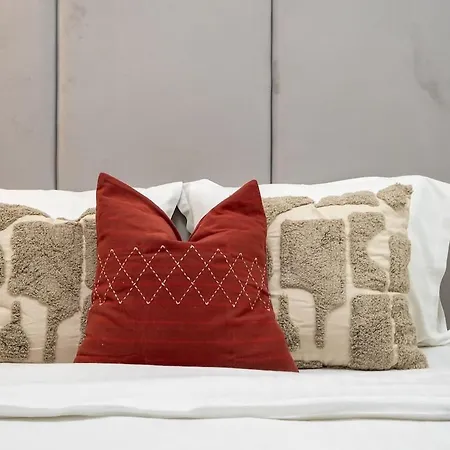 Big & Bright 3br Getaway - Spot - Balcony Charm Bucharest