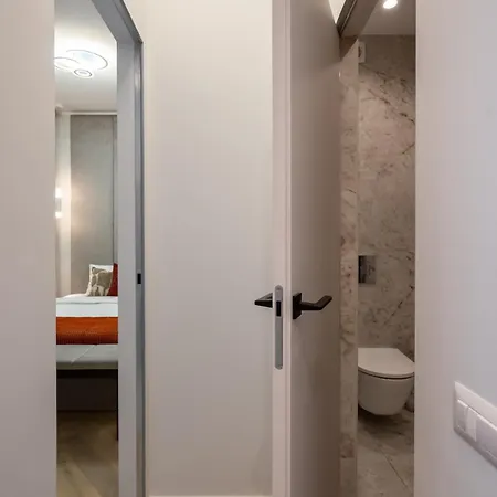Big & Bright 3br Getaway - Spot - Balcony Charm * 布加勒斯特