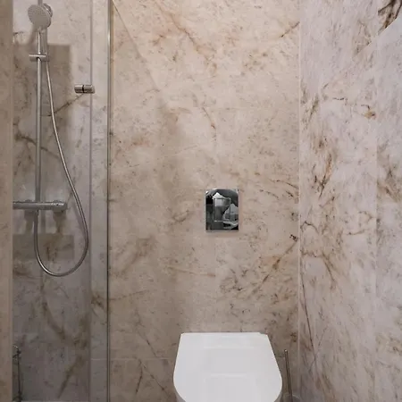 Apartment Big & Bright 3br Getaway - Spot - Balcony Charm Bucharest