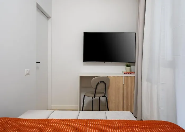 Big & Bright 3br Getaway - Spot - Balcony Charm Lägenhet *