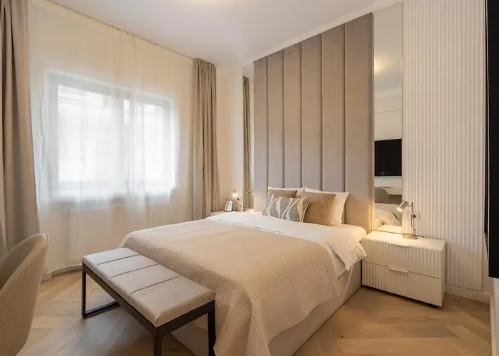 Big & Bright 3br Getaway - Spot - Balcony Charm Lägenhet