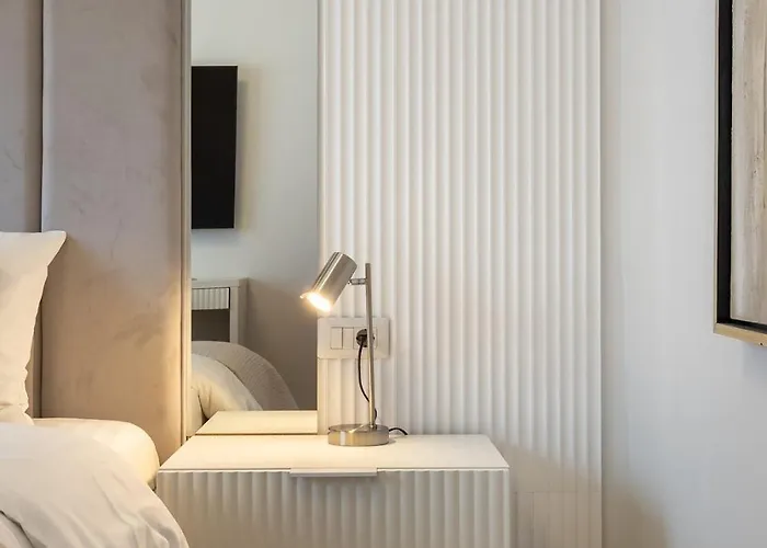 Big & Bright 3br Getaway - Spot - Balcony Charm Lägenhet