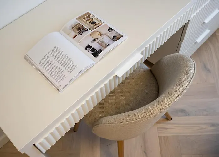 Big & Bright 3br Getaway - Spot - Balcony Charm Lägenhet