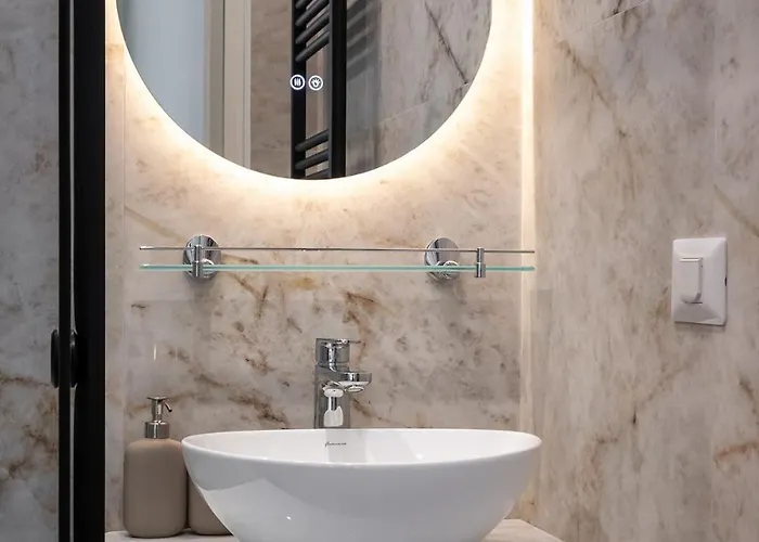 Big & Bright 3br Getaway - Spot - Balcony Charm * Βουκουρέστι