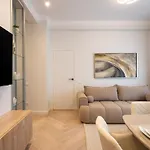 Big & Bright 3br Getaway - Spot - Balcony Charm *