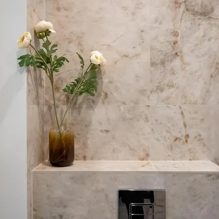 Appartamento Big & Bright 3br Getaway - Spot - Balcony Charm