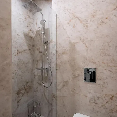 Big & Bright 3br Getaway - Spot - Balcony Charm *