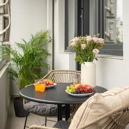 Big & Bright 3br Getaway - Spot - Balcony Charm Appartamento Bucarest