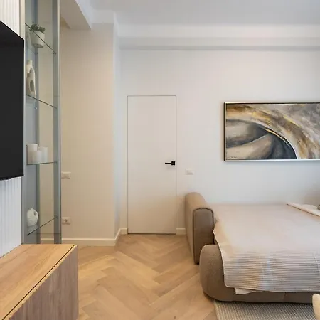 Appartamento Big & Bright 3br Getaway - Spot - Balcony Charm Bucarest