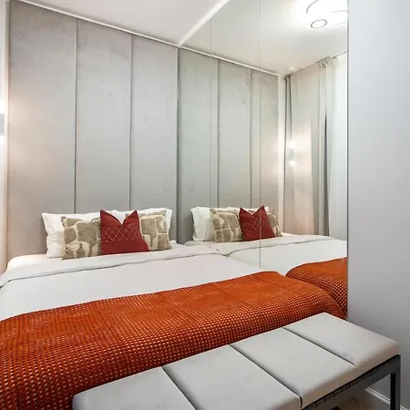 Appartamento Big & Bright 3br Getaway - Spot - Balcony Charm Bucarest