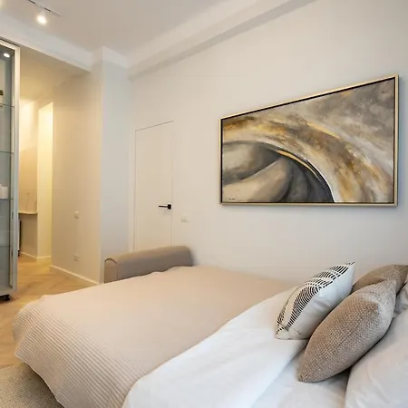 Big & Bright 3br Getaway - Spot - Balcony Charm *