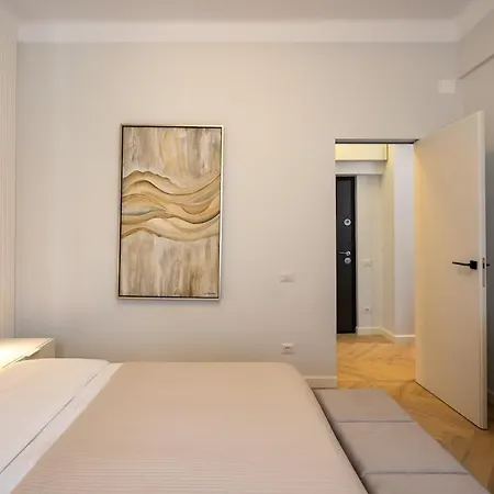 Big & Bright 3br Getaway - Spot - Balcony Charm Lägenhet *